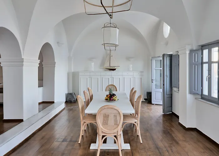 Mystique, A Luxury Collection Hotel, Santorini (adults Only) 5* Οία